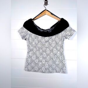 Nueva Chic Black and White Swirl Pattern Off Shoulder Blouse Size 8